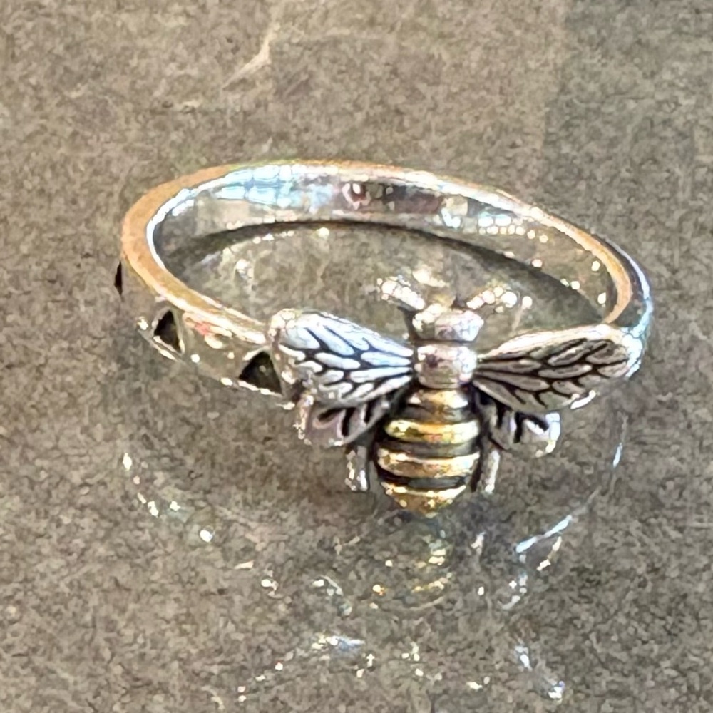 Stamped 925 Sterling Silver Bee Ring~ Size 6 & 7 Available - Picture 4 of 6